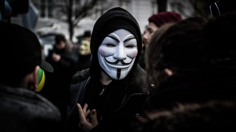 Gty_Hacker_Group_Anonymous_er_160318_16x9_1600.jpg.3ec12d9eafdfd268fe3686fc81b54425.jpg